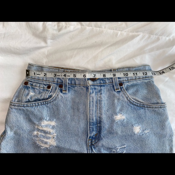 Vintage Levi’s high rise shorts - Picture 6 of 7